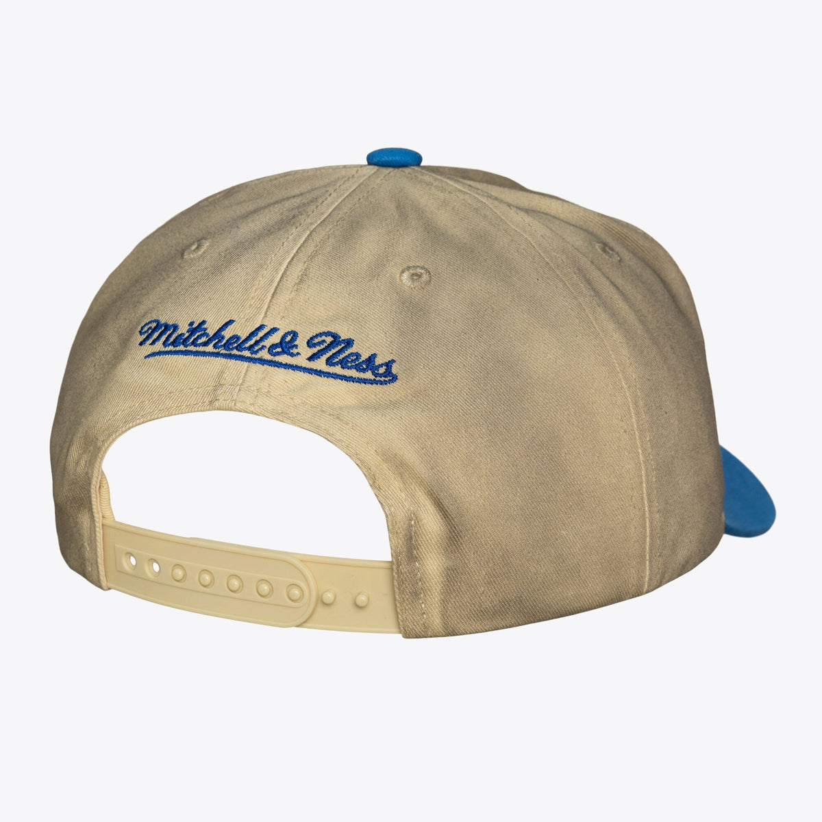 Men's New York Knicks Mitchell & Ness Cream Hardwood Classics Retro Roots Snapback Hat
